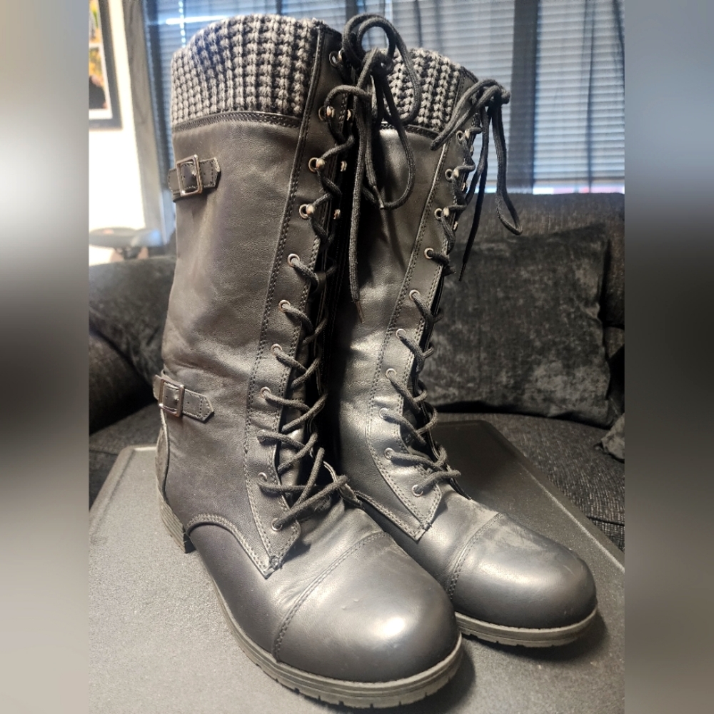 Combat boots